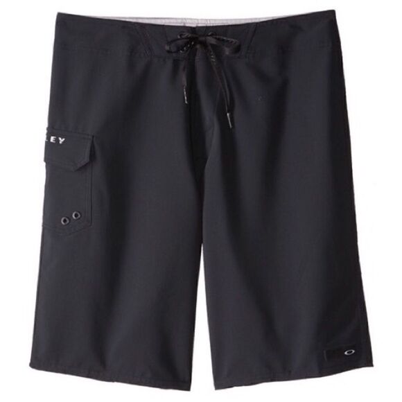 Men’s black Oakley shorts - Picture 4 of 6